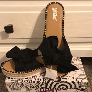 BN super cute slide on’s